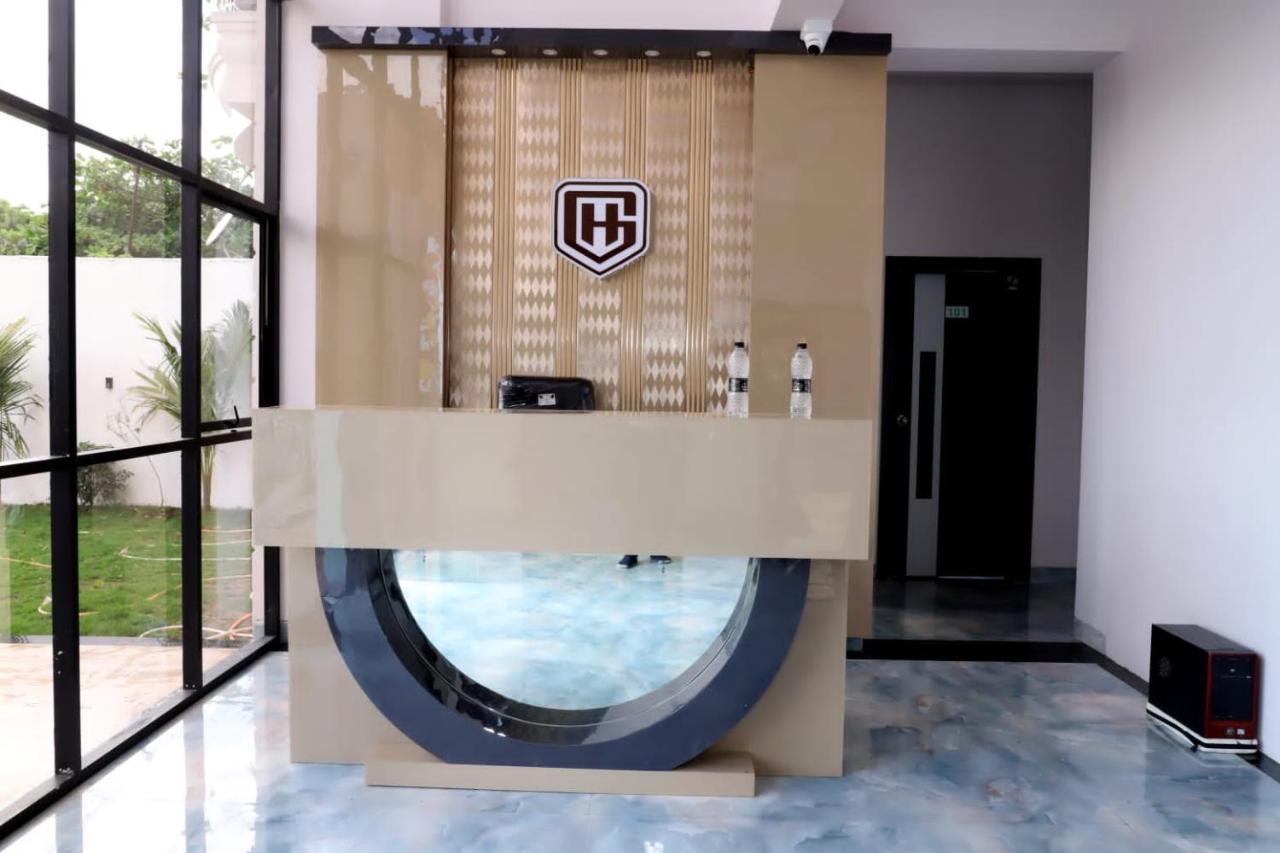 Hotel Grand Khuldabad Buitenkant foto