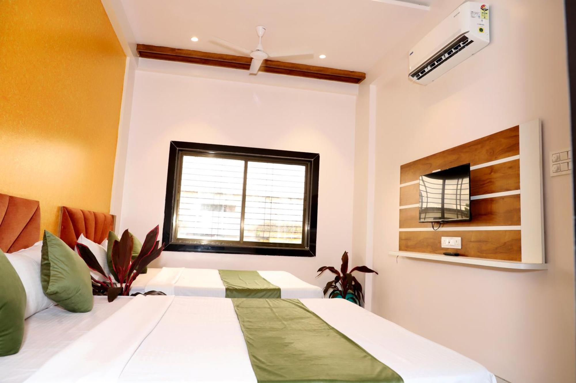 Hotel Grand Khuldabad Buitenkant foto
