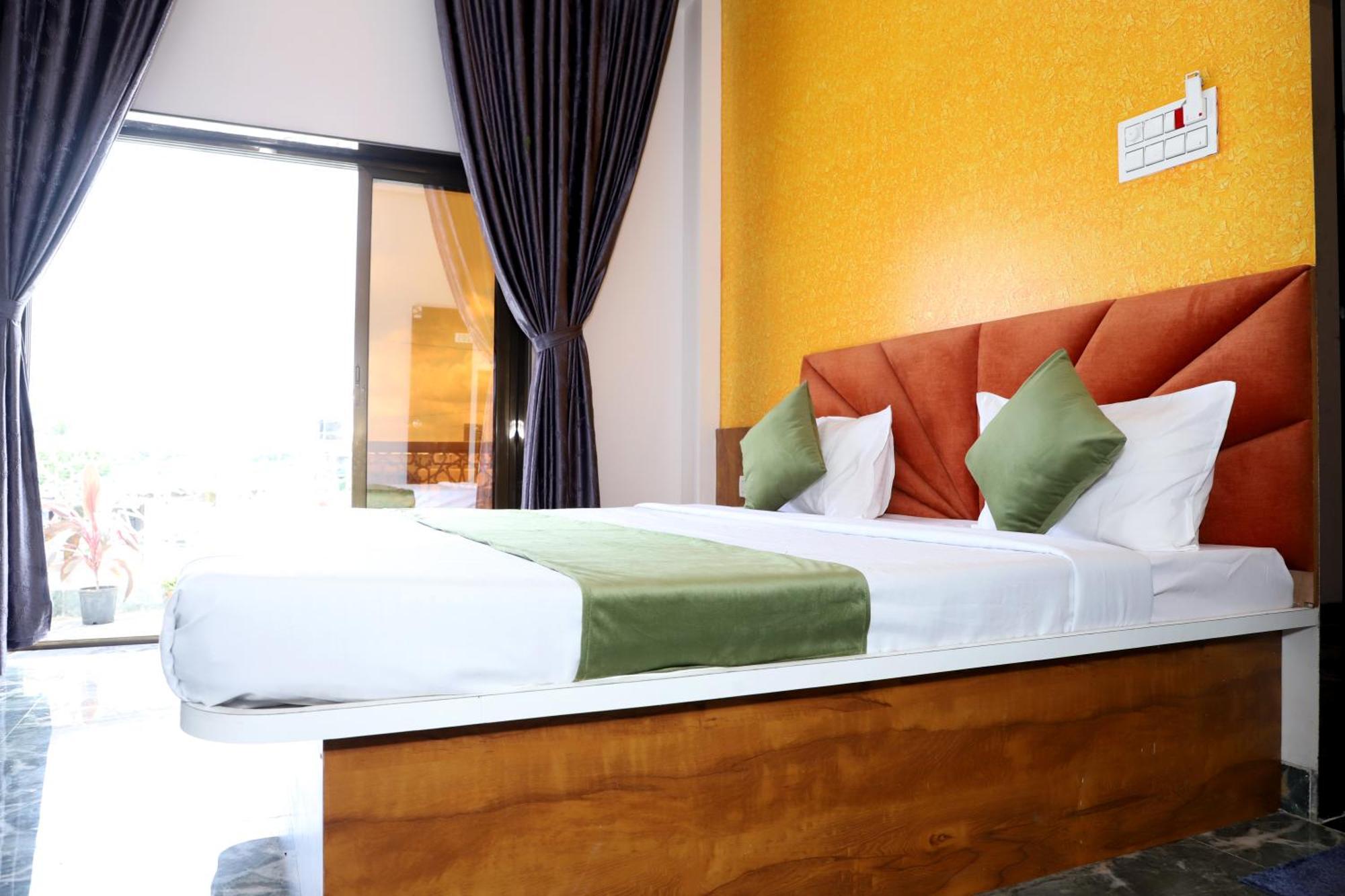 Hotel Grand Khuldabad Buitenkant foto